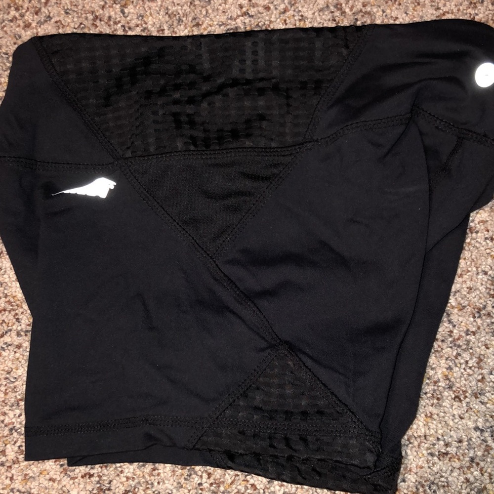 Shorts - Picture 3 of 4